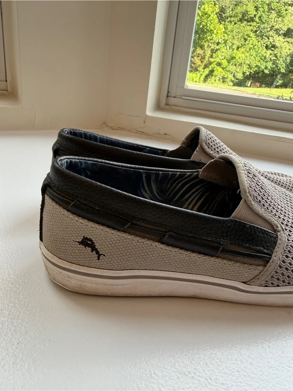 Tommy Bahama Exodus Gray Loafers Men’s Size 9